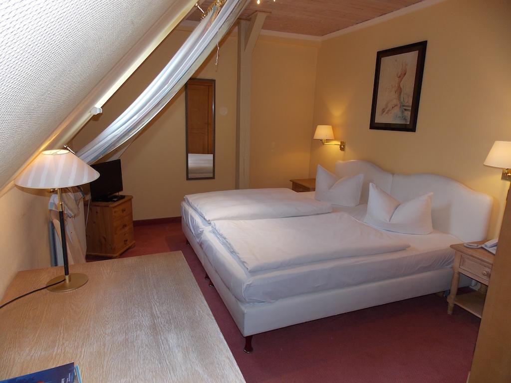 Gasthof Und Landhotel Zur Ausspanne Klipphausen Habitación foto
